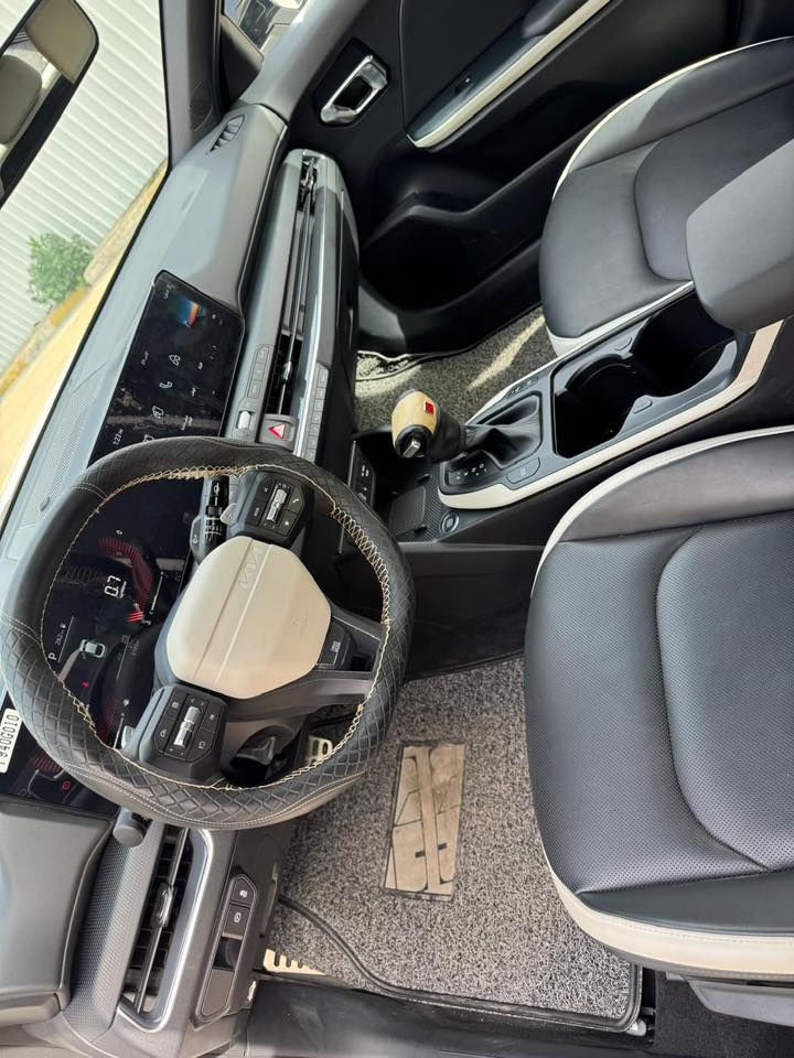 السلام عليكم اخوان للبيع K4 2025 خليجي بلاك اديشن ضمان الدوليه جي تي لاين فول الفول اعلى فئة ماشيه ٥ آلاف وشويه سيارة مكفوله كفاله عامه السعر 210 وبيه مجال للاستفسار الاتصال ***********
