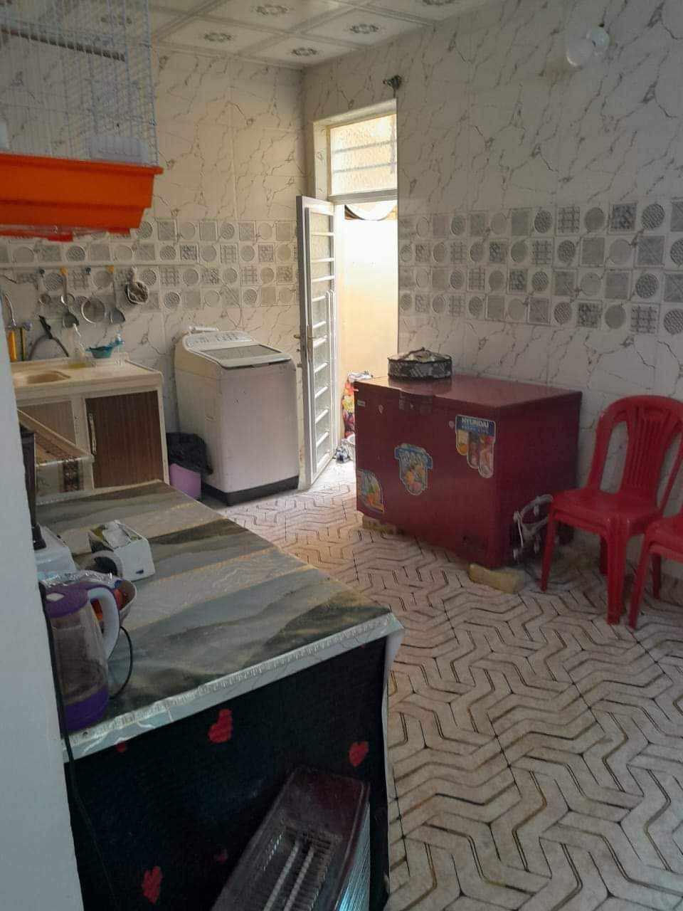 بيت للبيع شارع المطار القديم قرب اسواق الكفيل المساحة 100 متر السعر 35 واتساب ***********
