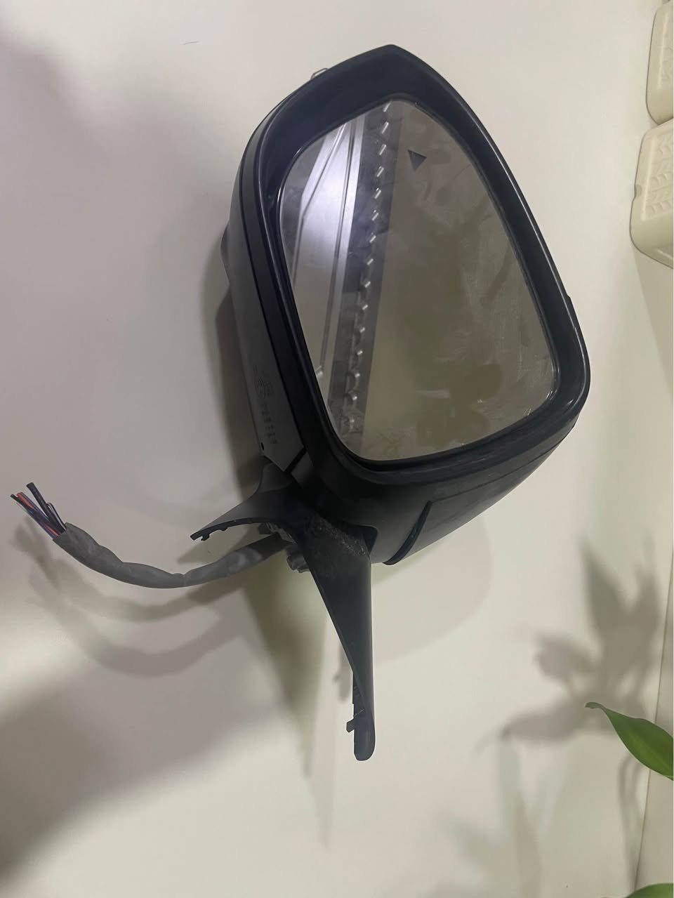 مرآة جانبية ( جهة السايق) لسيارة ميتسوبيشي اوتلاندر..موديل..SE 2025 للبيع، جام أشارة الرادار مع الكاميرة..السعر  80 الف..***********, دهوك.. دهوك, العراق
