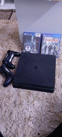 بلي 4 سلم للبيع ذاكرة 500G  الجهاز حيل نضيف لامفتوح ولا مصلح ويا غراضة...