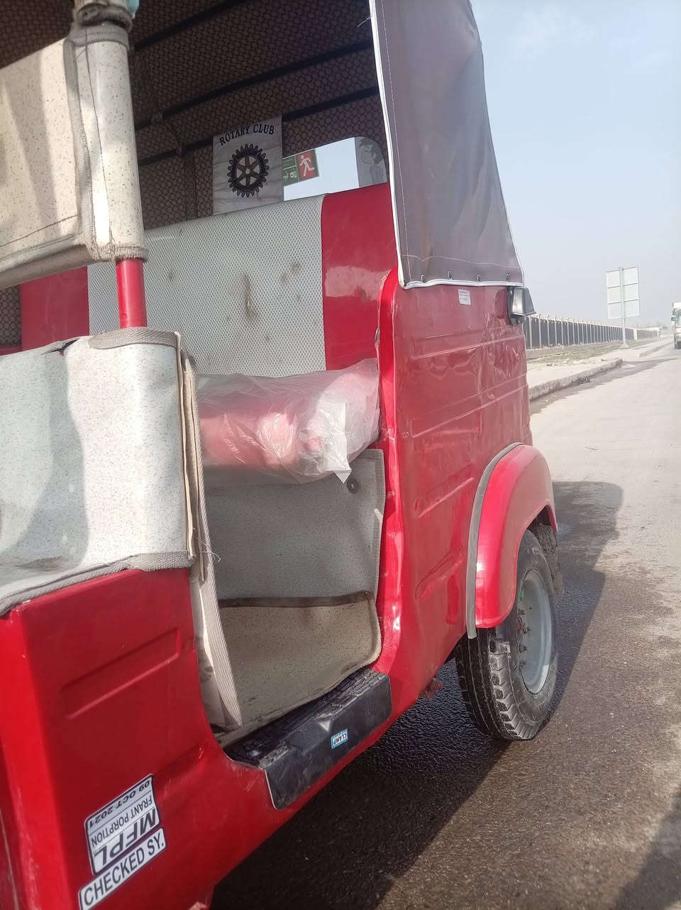 سلام عليكم تكتك للبيع مدريل 18رقم وسنويه تكتك نضيفه امانت الله البدي امام عينكم مكينه نضيفه خير من الله ماموكفتني بل شارع تخم تاير كهربائيات كلهه شغاله سعره 4600وبيهه مجال مكاني بغداد مدينة الصدر الرقم ***********
