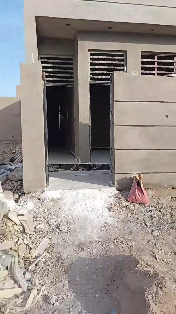 مشتمل100 متر  بحي الحكيم  قريب علا مدرسه لاطلال ل بشهداء غرفة وهول ومطبخ وستقبال ومنور وصحيات داخليه وخارجيه خريطه كلش حلوه تسليم مفاتيح 
بناء طابوك 
طابو سند 25 مسجل بلديه 
السعر 37 بيه مجال بصيط 
الستفسار ***********
