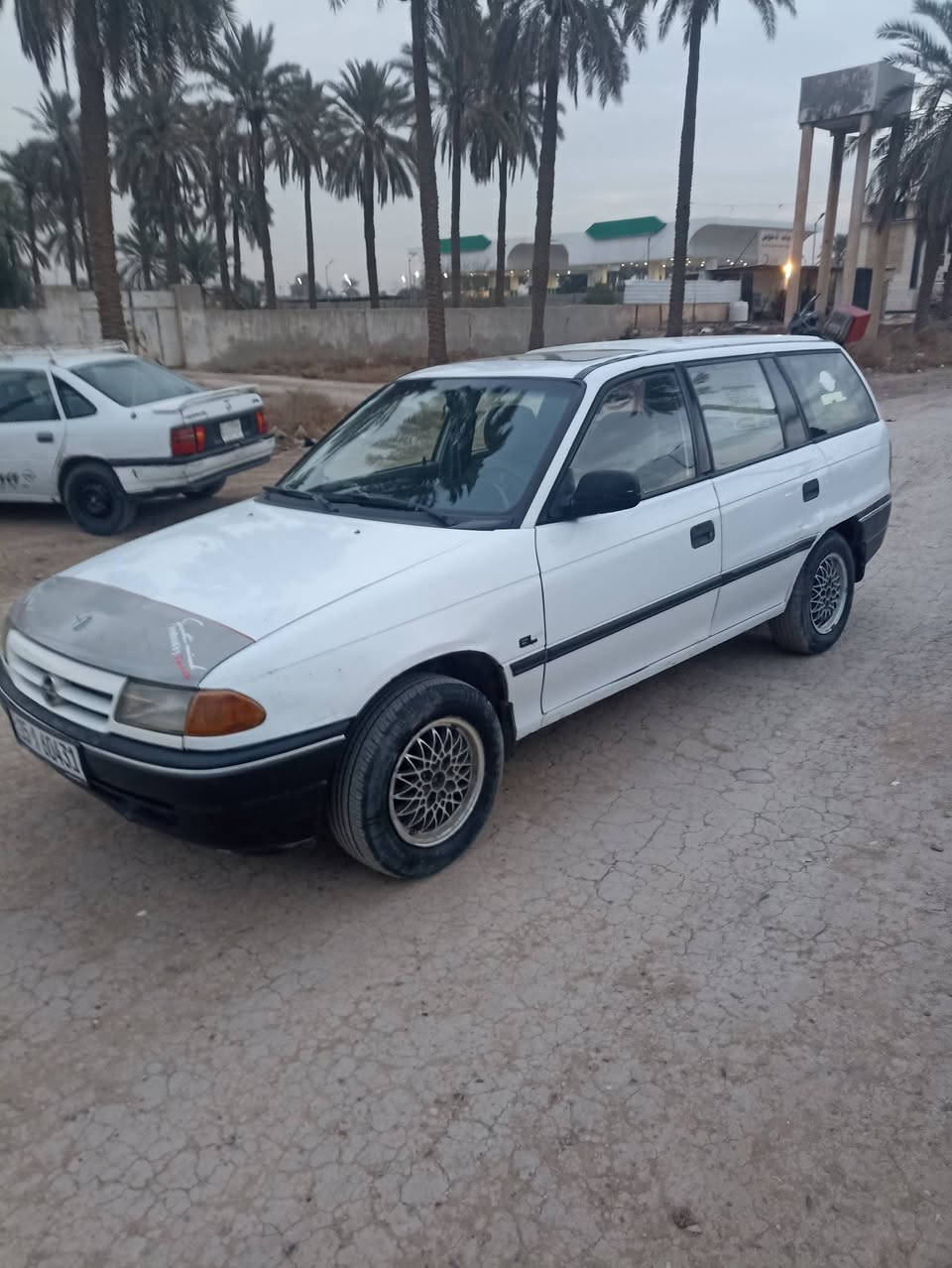 سلام عليكم وبل استره ستيشن موديل 93محرك 1600 نوزل مرقوب هزه جديده بسمي عنوان بقداد السعر 40 ***********,,,,,,,***********
