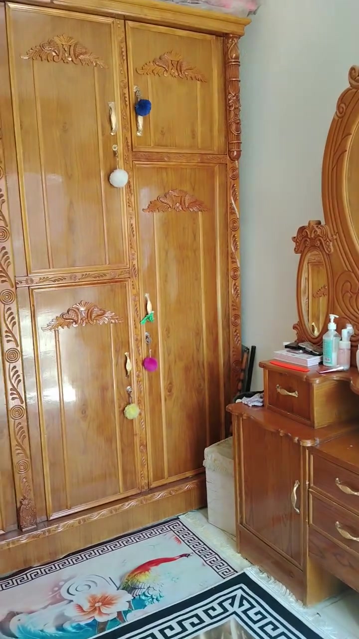 يا الله سلام عليكم غرفه نوم جديده مستخدمه 6 اشهر تحتوي على 7قطع+ دوشك 3طوافق تصوير كامره عاديه مكان كوت حي الجوادين مقابيل السياسيين اتصل وبيك خير وتدلل ***********
