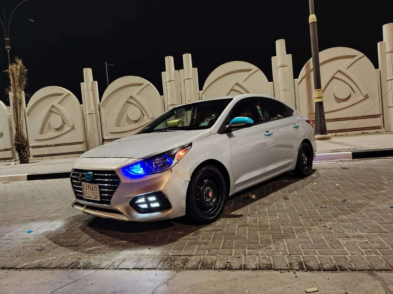 اكسنت مديل 2019 وارد امريكي حادثها باب وجاملغ المامي رقم مثنى معوقين شهر وصير حره تحول بسمك 
تخم تاير جديد شاشه جديده نوعية الكزز تبريد شغال حداده جديده سياره حلوه ونضيفه وما بيها نقص *********** السعر ب105 وبيها مجال البصرة, العراق

