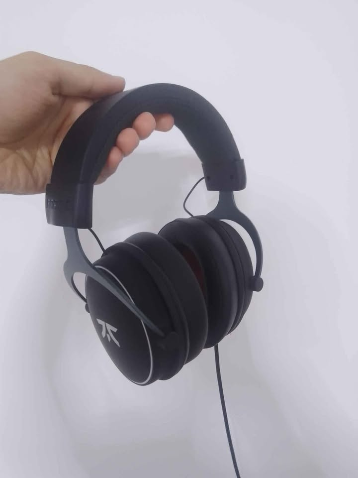 سماعة أصلي Fnatic سعر 35
  استعمال قليل چداً.
درايفرات 53mm 🔊
المايك ناقص 🎤❌
سعرها بأوروبا 80 يورو 💶


**إذا كنت صاحب هذا الإعلان وتريد حذفه لأي سبب، رجاءا أرسل رسالة إلى الدعم الفني**