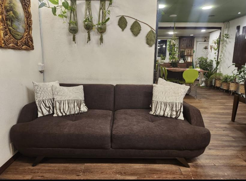 زبائنه كرام اذا عدكم تخم تريدون تجددونه ارجعه الكم بلاد بدون تحوير او اضافه ارجعه مثل ماشتريتو من معرض عدنه كادر متخصص وخبره عاليه  ***********
