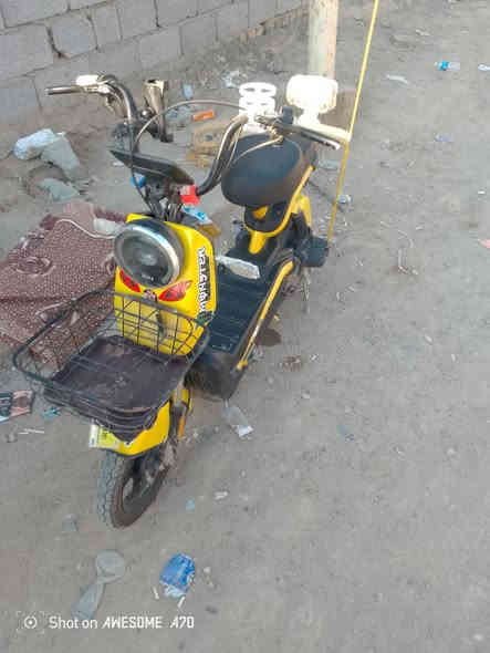 دراج شحن نضيفه بيه تلث سرع بصمه بيه قفل ذاتي السعر 300 وبيه مجال الرقم***********
