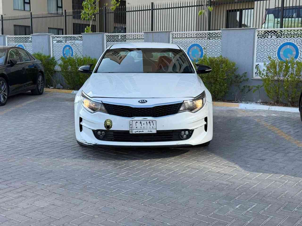 السلام عليكم
كيا اوبتما 2018 
وارد امريكي حادثها جاملغ بدون دواخل سياره حاليا مصبوغه حزام اثر طخات سطحيه بدون داخل 
سياره جاهزه بدون نقص تبريد ثلج 
محرك 2400
بصمه 
شاشه
كأمره 
تحكم استيرن 
رادار 
مكانها بغداد حي الحهاد 
السعر 105 بيها مجال 
للاستفسار 
***********
