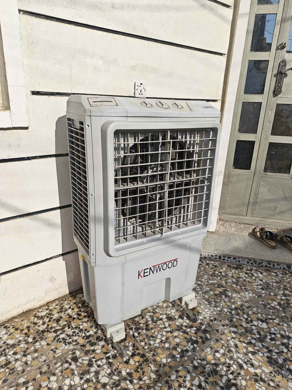 🔹 للبيع – مبردة كونوفيره (Kenwood) 🔹
✅ الماركة: كينوود (Kenwood) ✅ ثلاث سرعات ✅ استعمال شهر واحد فقط ✅ حالتها جديدة ونظيفة جداً
📍 المكان: بغداد – الحسينية – منطقة الصمود – قرب مدخل الحمل.
📞 للاستفسار والشراء: ***********
السعر 110قفل
