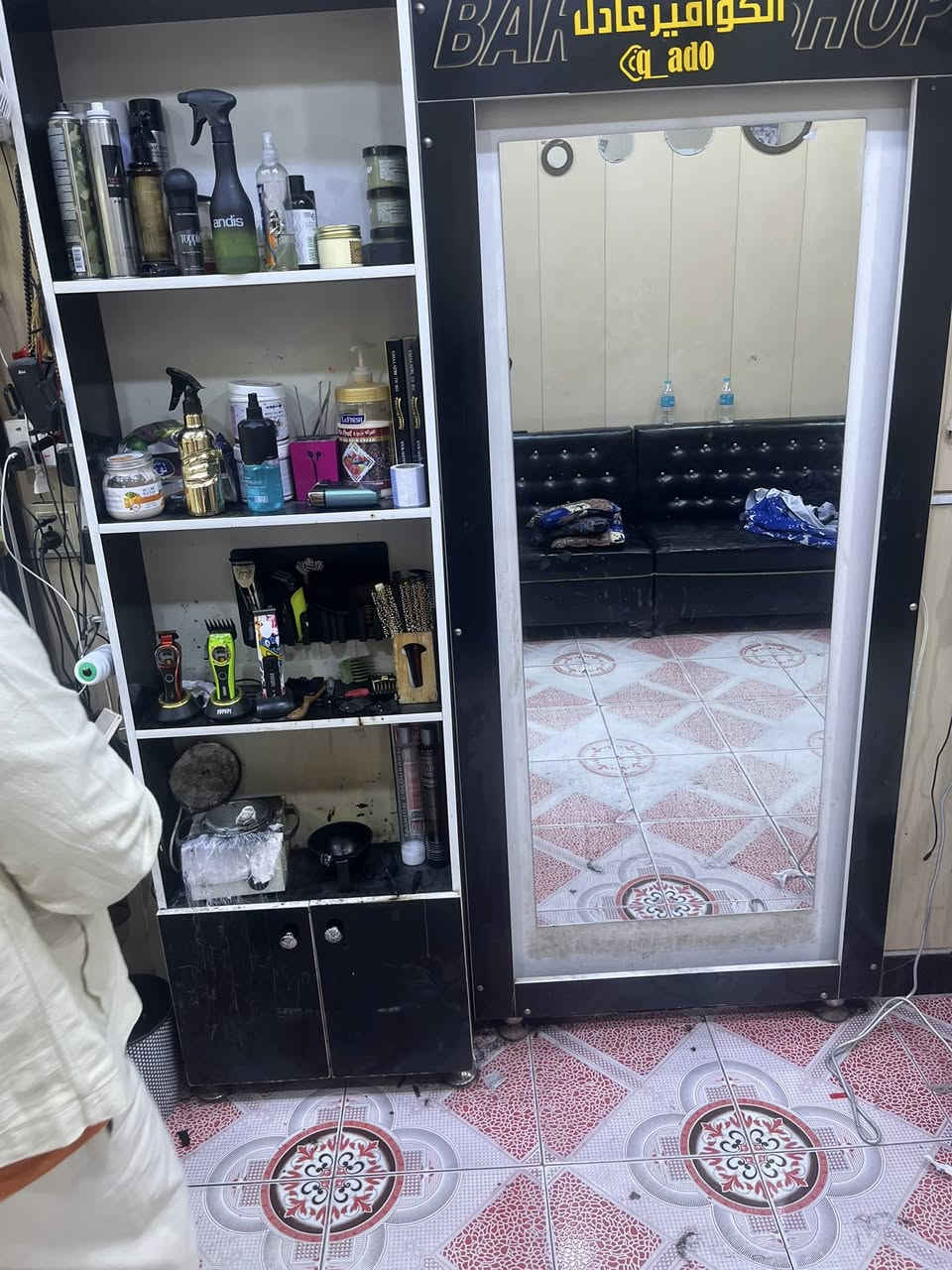 الفاترينه والمرايه الزوج الاثنين ب٥٠ الف
البصره للتواصل ***********
