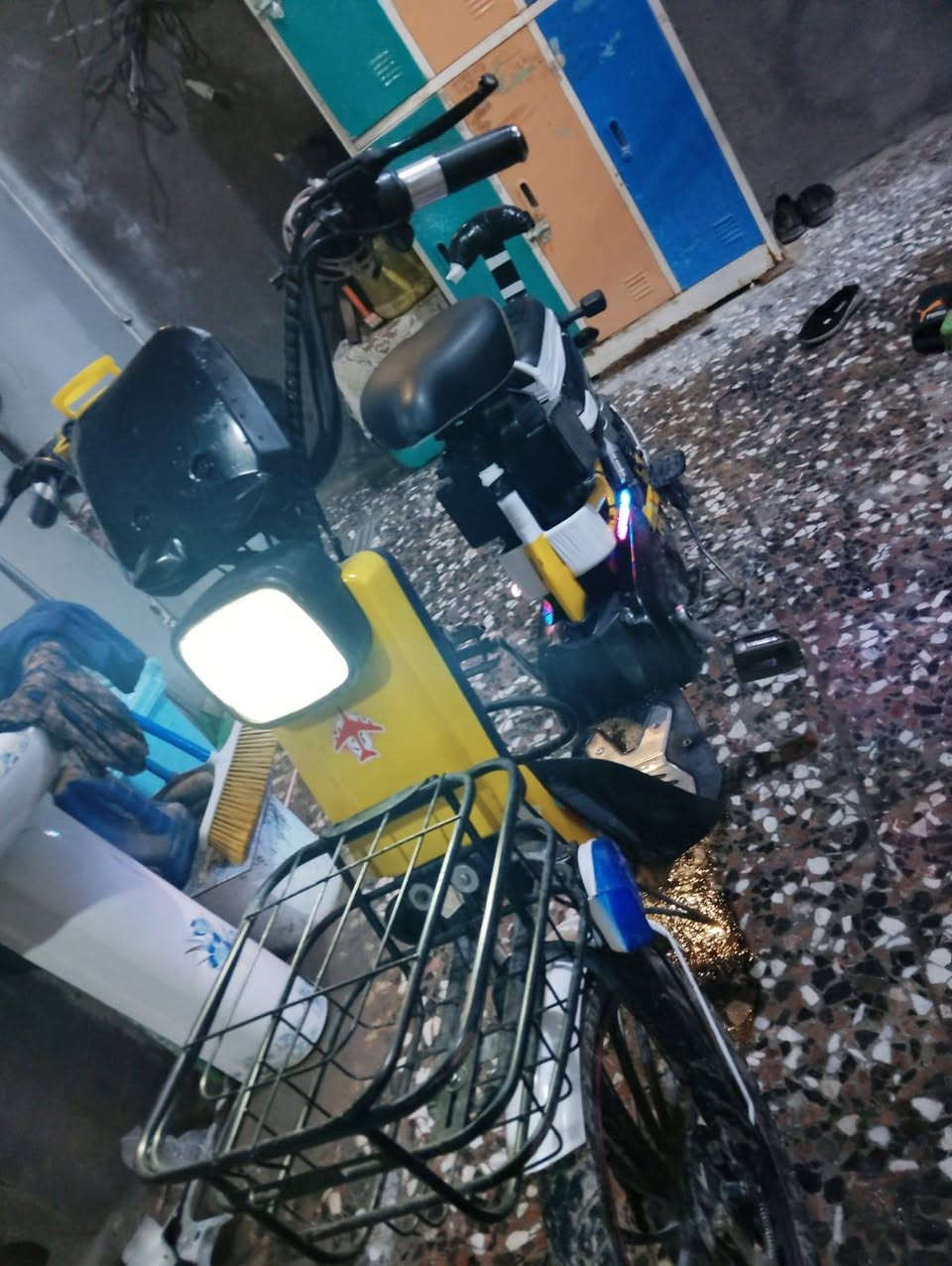 بايسكل شحن مستعمل
مواصفات:
شاشة
اناره ld
حجم 26
موديل 2023
قفل خلفي
لايت عالي ناصي
ستاند وشاحن موبايل
سرعة حقيقية 40_30
4 باتري
بك لايت
سله امامية
نضام امان سرقة
بي خللين الهورن والاشاير
السعر275 وبي مجال للطيبين 
المكان: كربلاء سيف سعد قرب أسواق حمودي
رقم الهاتف ***********
