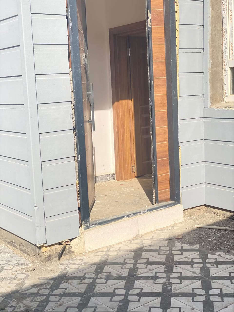 بيت بمجمع السلام بالموحبة ٢٠٠ متر طابق واحد غرفين وصاله واستقبال مطبخ صحيات كراج وحديقة *********** ناصرية, ذي قار
