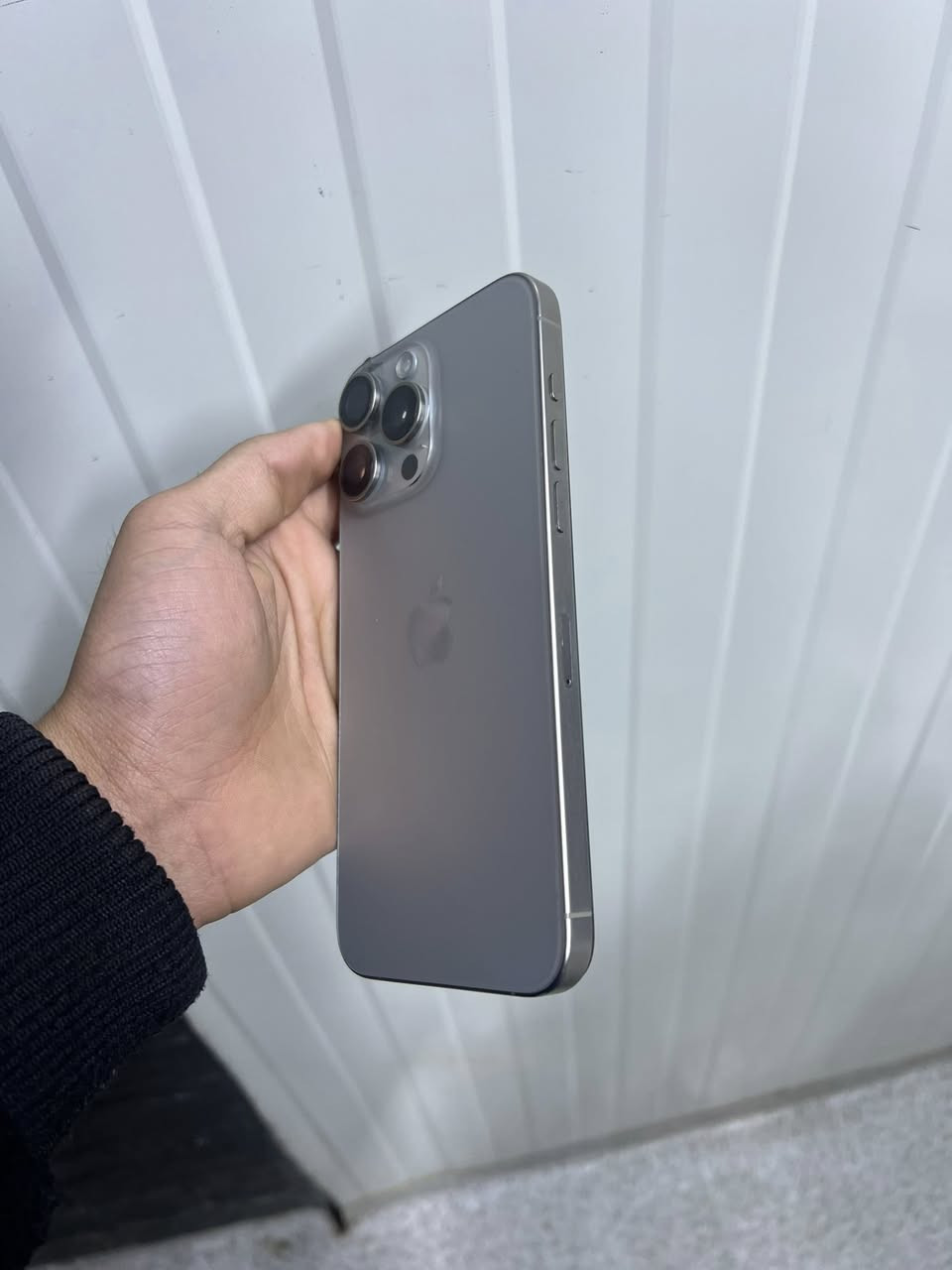 15 برو ماكس للبيع
ذاكرة 256
بطارية(93)
لون:تيتانيوم
مبدل(شاشة3خيارات وبصمة وجه واكفةوبي فطر صغير بالظهر)
ماسترAA/A
السعر:650 وبي مجال 
العنوان:بغداد:مصفى الدورة
للاتصال:***********
