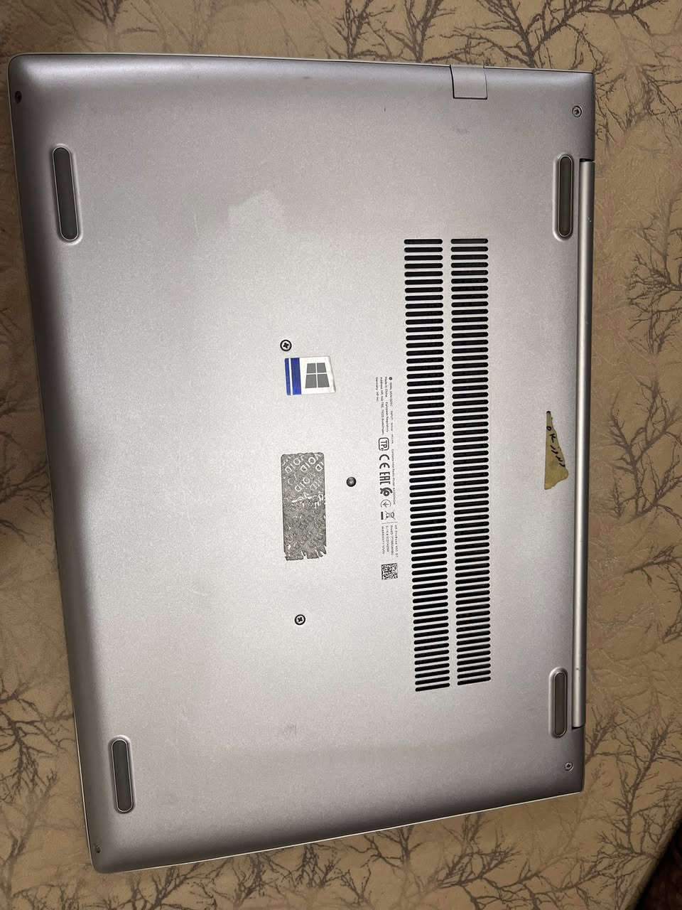 فقط بيع لايوجد مراوس 

لابتوب HP ProBook 455 G7

المعالج: AMD Ryzen 3 4300U (بسرعة تتروح تصل إلى 2.70 GHz) - أداء ممتاز واستهلاك ذكي للطاقة.
• الذاكرة العشوائية (RAM): 8 GB DDR4 (بسرعة 2667 MT/s).
• الهارد (التخزين): SSD بمساحة 238 GB (سريع جداً في الإقلاع وفتح البرامج).
• كارت الشاشة: AMD Radeon(TM) Graphics (مدمج بسعة 496 MB).
• النظام: Windows 11 (معمارية 64 bit )
السعر 225 وبيه مجال بسيط 
جماعه ال 200 وجوا لاتشوفني وجهك 
العنوان موصل توصيل ماعندي


**إذا كنت صاحب هذا الإعلان وتريد حذفه لأي سبب، رجاءا أرسل رسالة إلى الدعم الفني**