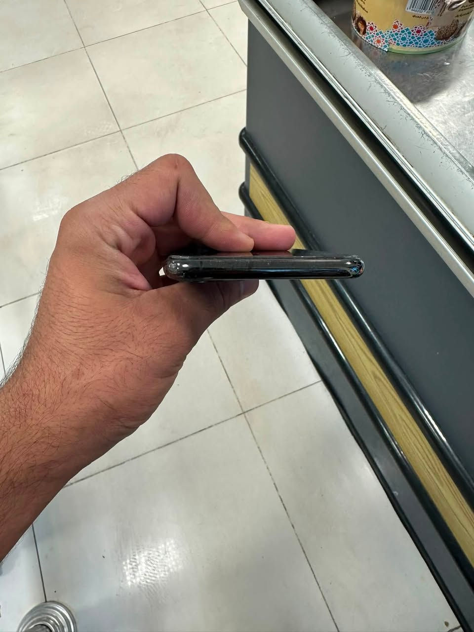 سلام عليكم
iPhone 11 Pro Max
ذاكرة 64
بطاريه 78‎%‎
نموذج m 
وتر ممفتوح ولاداخل تصليح 
لون اسود 🖤
نضافه 100‎%‎ 
مابي اي شخط 
*ملاحضة : فقط ضهر بي كسر بسيط موجود بلصور غير هلشي كلشي مابي ووين متريد افحص 
استخدام يخبل صرفيه شحن تنساها 
كلشي شغال بي ✅ فيس ايدي ✅ كامرات✅ سماعات✅ تعليك ماكو ابد 
جهاز جاهز للاستخدام ✅
السعر 270 وبي مجال جداً بسيط 
الي ميعجبة السعر لايعلق كلشي اكو بلسوگ 
مكاني بغداد حي الاعلام 
للاتصال *********** متواجد واتساب 

اسف عل اطالة ♥️♥️
