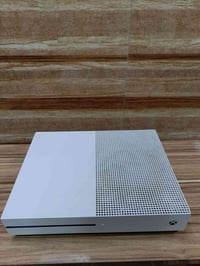 اكس بوكس وان اس • 500 جيجا • مع 3 ألعاب