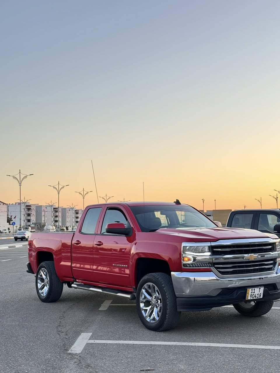 السلام عليكم للبيع شوفرليت سلفرادو 2019 مكينه  5300 رقم السياره  عليه ترفيع ➕  ويل كب 20 بغداد  باسمنه سياره كامله من كلشي ماشيه 80 الف 
تخم تاير جبلي جديد. 
حداديه اماميه جديده 
برمجه استخدام يومي بانزين عادي (بدون اي سيرفس ء)
كير جديد مكينه ممفتوحه 
ادامه فيت بم مجاول نوزلات بلكات منضومه احتراق 
عليه طبقه بىليش ونانو 
حركه بلدات الماصدات 
منضومه لايت زنون 
السياره اي نقص مابيه كامله ترايك للسعوديه 
السعر 175. حادثه جاملغ وبنيد وصور الحادث مرفقه بلمنشور ➕ بيه كلير امريكي بيبان بدون ضرر. مكان سياره كربلاء 
***********
