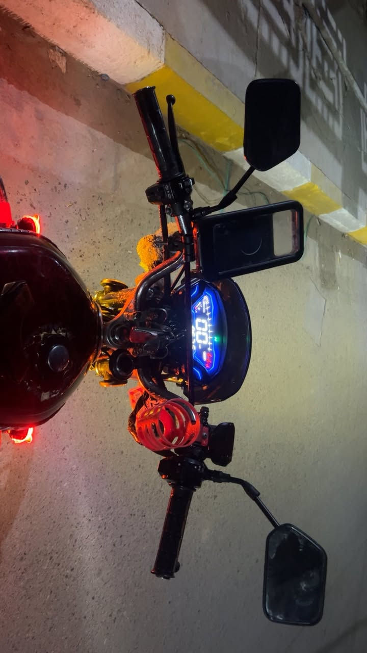 سيفان موديل 25للبيع اقل من 3اشهر من شديتها كلشي بلادي صالنصه رياضي  شرط فحص  سعر 950 بيها مجال بسيط مكاني الخالدية للتواصل ***********/***********
