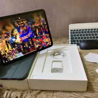 ايباد 10 نموذج M بطاريه 100 ذاكره 64 استخدام أسبوعين فقط اخو الجديد مع...