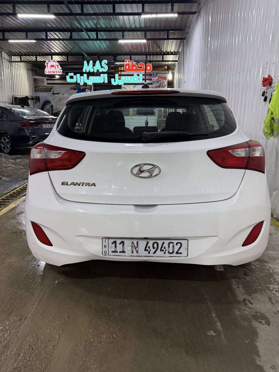 سيارة هونداي النترا هاج باك ٢٠١٦ / ٢٠٠٠GDI
وارد امريكي 
السيارة بيها ٤ قطع ابيع احزام وتجي تشوف بعينك
منظومة التبريد جديدة 🆕 بلصيف بدلته
صدر امامي خلفي كامل جديد صار شهر من شديته 
 تخم تاير جديد ٤ 
الغرفة مالتها جديدة كامرة بلاديه شاشه اندرويد شادلها جديدة 
كير AT المرغوب
محرك ٢٠٠٠ gdi
مابي تنقيص ولا تبخير 
بس مفتوح  
ماشيه ١٥٣ ميل 
سنويه باسمي رقم بغداد جديد سنويه لحد ٢٠٣٠ تحويل مباشر 
رايدها ب ٨٢ ورقه وبيها مجال 
صورها والسيارة احلى من الصور 
 قبغ مال بانزين ويدة باب نقص 
مكان السيارة بغداد 
وللاستفسار الاتصال على الرقم 
***********
