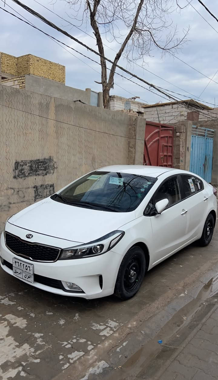 سلام عليكم سياره للبيع سيراتوو2018 نص فول مري شفط تحكم بستيرن سنويه صاقطه 2023 وسونارها موجود بصوره 
اتصال ***********
