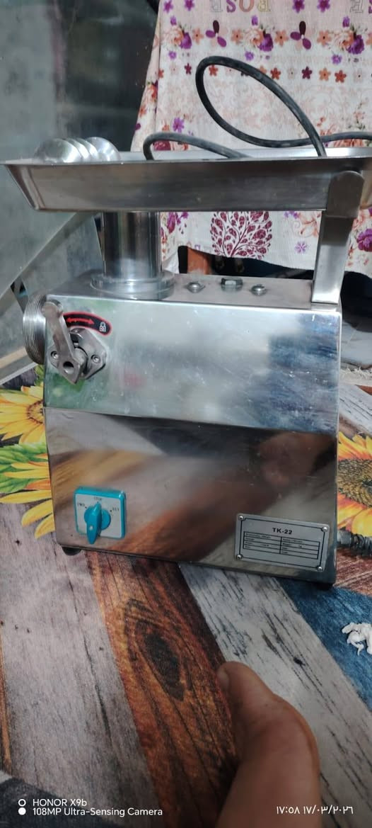 السلام عليكم ورحمة الله وبركاته
مكينه ثرم حجم 22 للبيع 
المكان النحف الأشرف 
شغاله ونضيفه جدا على الفحص 
للأستفسار اتصل برقم 
***********
تحياتي للجميع اخوكم وخادمكم شيف يوسف الحربي
