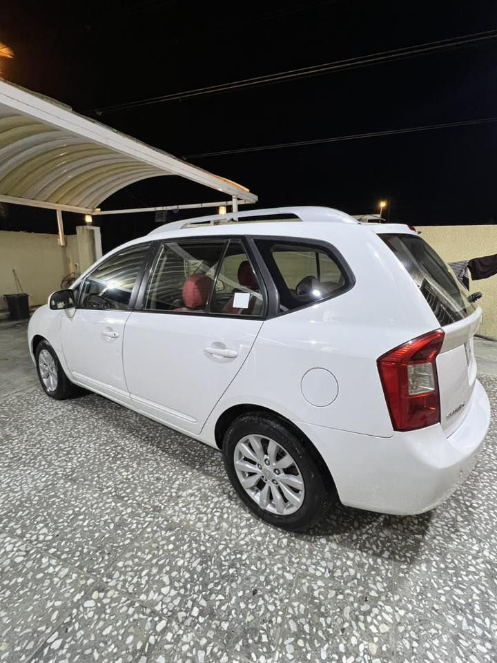 سلام عليكم
للبيع كيا كارنز 2012 خليجي 
سياره جديده جاهزه من كلشي 
فول موصفات للأخير 
فتحه تبريد قطعتين 
سبعه راكب تحكم ستيرن 
داخل عسلي خمسه ويلكب
لايت زنون ريمون سنتر لوك 
مكينه 2000دوش مامفتوحه
مكينه كير حاديه تخم تاير تبريد 
كله جديد رقم بغداد مشروع وطني تحويل ثاني يوم سعرها 120 وبيها مجال للشراي لاتصال *********** مكان السياره كربلاء قرب لامام عون
