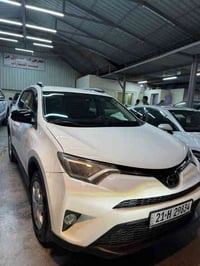 تويوتا راف فور موديل ٢٠١٨ رقم سليمانية جديد  فئة LE محرك ٤ سلندر  ٢٥٠٠...