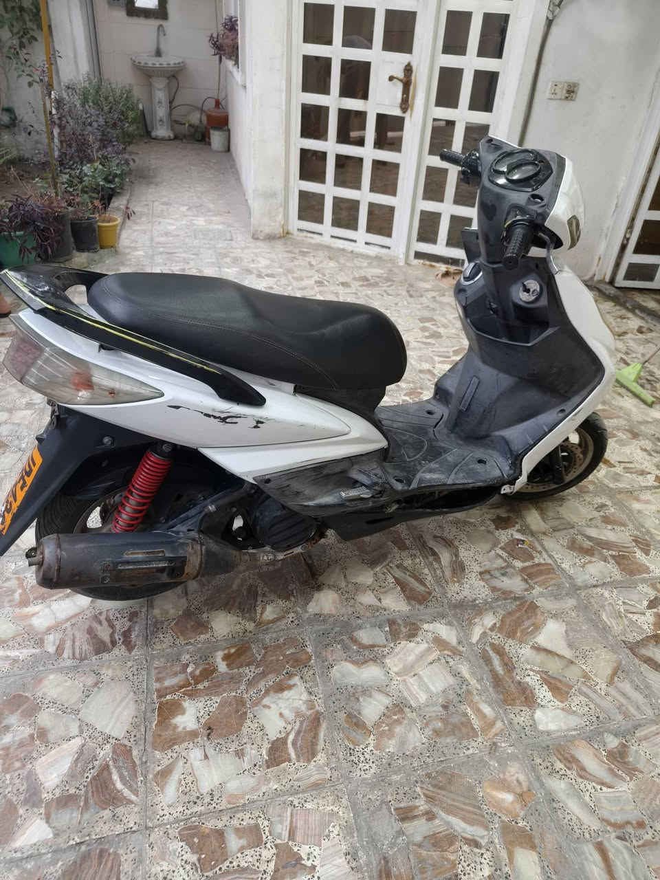 سكنس فحل نوزل ياباني طلاعات الدراجه نكرة سلف وهندر و مكينة مكفولة كهربائيات كاملة للاستفسار *********** ومكاني بغداد الشعب
