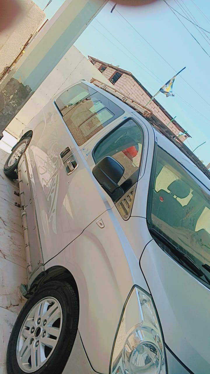 السلام عليكم استاركس موديل 9 مسكر مكينه سبلاين موديل 7 صارلها 10 ايام شادينها  وجاهزه من كلشي خير من الله السعر 135 بيها مجال قليل حك الجيه رقم الهاتف ***********
