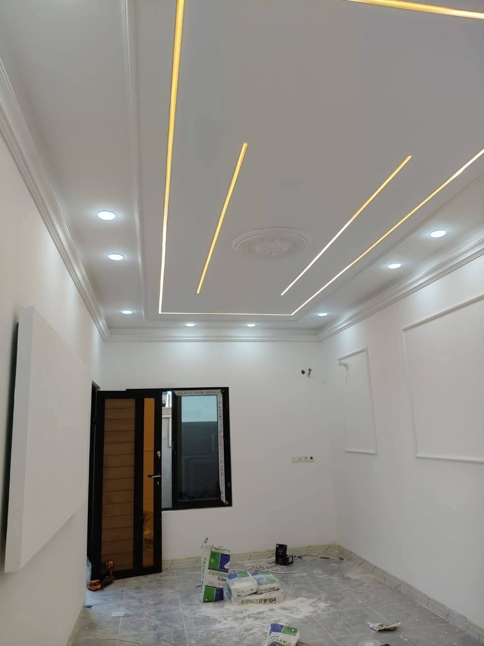 ---

🎨✨ أبو يوسف للديكورات ✨🎨
جمال بيتك يبدي من اللمسة الأخيرة.. وإحنا نضمنلك أحلى لمسة!

🔹 شغلنا يشمل:
✅ جبسون بورد بأحدث التصاميم
✅ صبغ وطلاء بأجود الأنواع
✅ تغليف جدران (بديل الرخام + بديل الخشب)
✅ سقوف ثانوية حديثة

📍 الخدمة حصراً داخل الموصل
✔️ التزام، سرعة، وأمانة بالعمل

📞 للتواصل: [‏‪بي واتساب***********‬‏]

✨ مع أبو يوسف .. خلي بيتك يحچي بذوقك ✨
