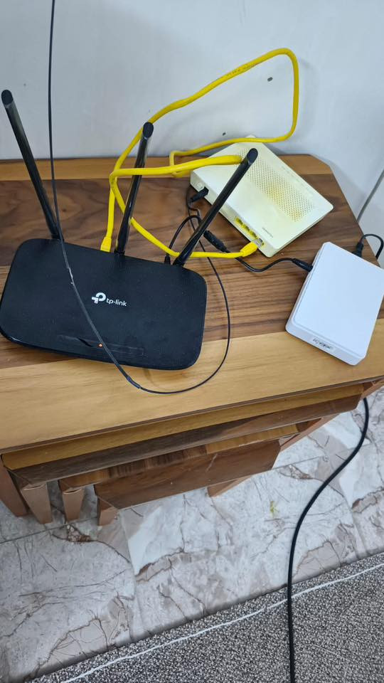 ابيعهم كلهم شلع
كاونتر 3 قطع 
طباخ 5 عيون فرن شغال 
سيت طبلات جديد صار اقل شهر ماخذو
ميز بلازمة جديد صار اقل شهر ماخذو 
صوبة نفطية ياباني 
بلازمة 
ثلاجة حجم كبير حديث نصيفة 
راوتر مع يوبي اس نضيف السبت مشتريهم
تخم جديد 6 قطع
للستفسار 
‭0788 237 7791
