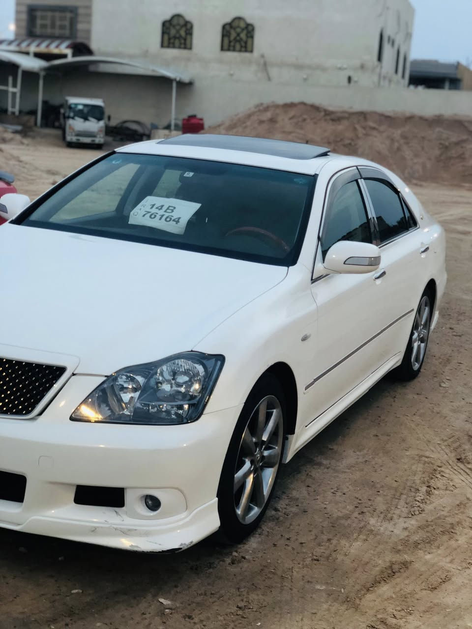 سلام عليكم /اللهم صلي ع محمدوال محمد 
شاهينه دخول جديد شاصي 84فول كفاله 
تحويل بسم المشتري ثاني يوم 
3دكم 
فتحة سقف 
مديل6 بصمه رصاصي 
داخل جلد اسود ملكي كشن حظن تدفه تبريد 
كأمره دوار حساس خلفي امامي ويل دنكه 
مكينه 3،500طياره 
سعر170وبيه  مجال شراي اتصل وبلخدمه بيع فقط فقط مكان سياره بصره 
للستفسار ***********
