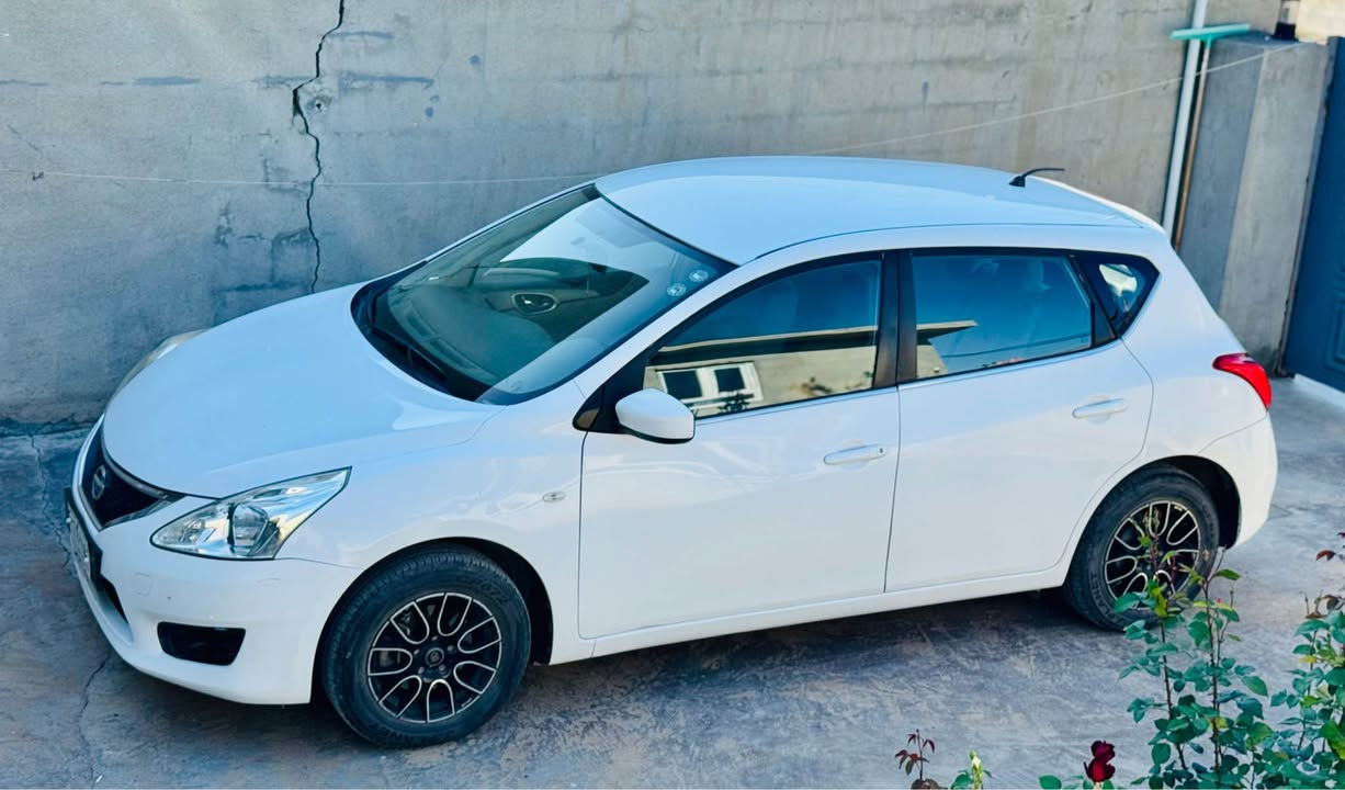 نيسان تيدا 2014 کەمێک قۆپی دەرگای پشتەوەی هەیە
سەنەوی و ژینگە و هەززەی نوێیە بەناوی خۆمە
***********
107$ کەمێک مەجال أربيل, العراق
