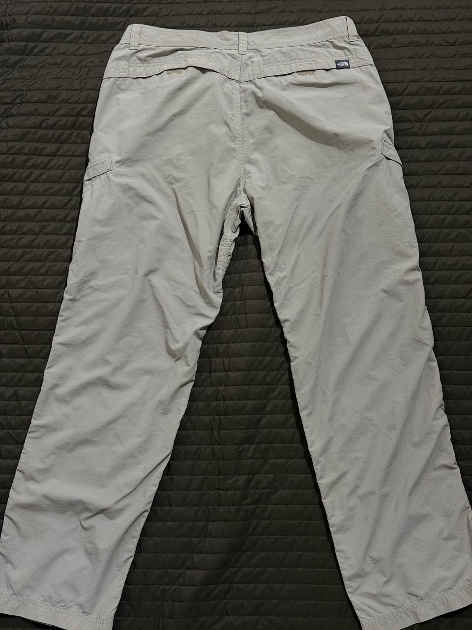 Tha  North Faec Orginal 🇸🇪👌🏻
نورس فيس وكاله شركة فسفور 😍👌🏻
كمر ٣٤-٣٦🤗❤️
نضافه ١٠٠/١٠٠〽️🙅🏻
رقم وتسااب
***********📞
توصيل متوفر 🧭📍
