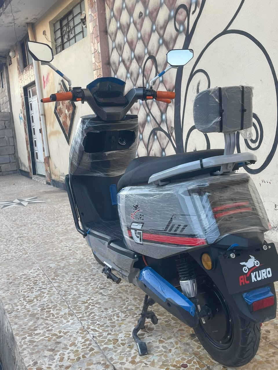 سلام عليكم اخوان ماطور جي تي للبيع ست باتريات شرط عقل شرط ملف ٢٠٠٠لايت عالي ناصي نشرات ليليه خالط إشاره أو بس بي ملاحضه بصيطه بس كسر بدرع مثل ما موضح اخوان الماطور رايده  ٦٠٠ـ***********اخوان بس العداد مال سرعه مرات يشتغل مرات ما يشتغل معرف شبي اعتقد فيشه مالصه
