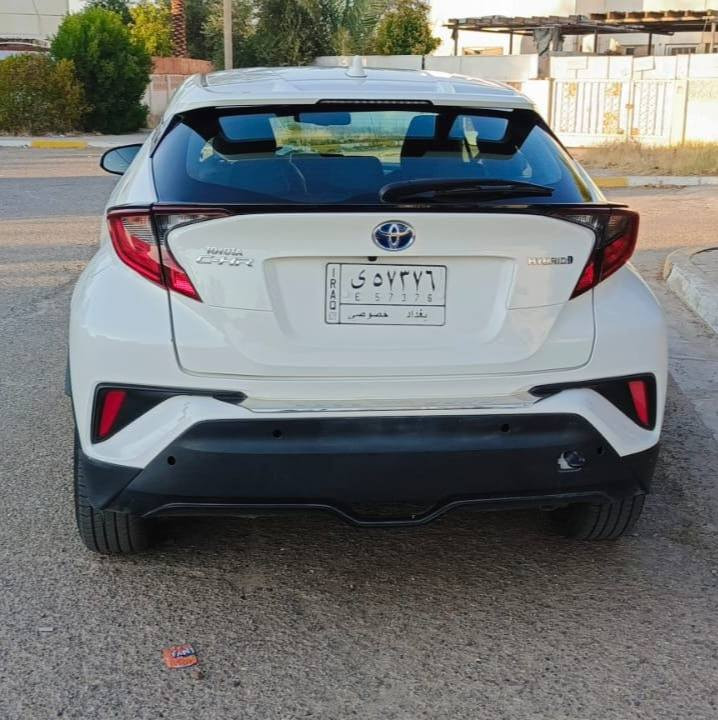 تويوتا C-HR موديل 2022 للبيع 
‏سيارة رياضية أنيقة واقتصادية بالوقود، نظيفة وجاهزة للفحص
‏ الموديل: 2022
‏ النوع: تويوتا C-HR
‏ المحرك: 2000 سي سي
‏المواصفات: فول مواصفات ما عدا الفتحة
‏ ناقل الحركة: أوتوماتيك
‏نظام الدفع: أمامي
‏ اللون: أبيض
‏العداد: 137 ألف كم
‏ الرقم: بغداد (ثاني يوم التحويل)
‏ الضرر: مرفق بالصور داخل المنشور
‏أهم المواصفات:
‏ علما ان السيارة: هايبرد وبانزين 
‏ شاشة كبيرة مع كاميرا خلفية
‏ رادار / تنبيه الخروج عن المسار
‏ مثبت سرعة
‏ حساسات أمامية وخلفية
‏ مرايا كهرباء قابلة للطي
 جنوط ألمنيوم
‏ مكيف قوي
‏أنظمة أمان متعددة (ABS – Airbag – Traction Control)
‏ 
‏ مكان السيارة: بغداد / صلاح الدين
‏ للاتصال أو واتساب: ***********

