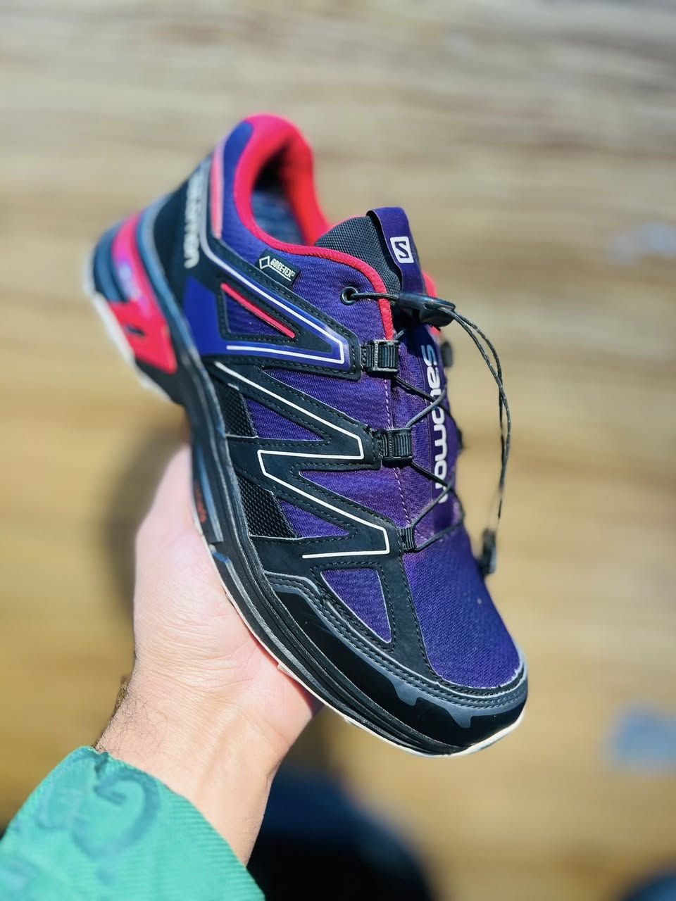 سلمون باله امريكي اصلي 
كورتيكس مقاوم للماء 
قياس 41
طول القدم 26
النظافه 100.100
قطعه مختلفه 
توصيل جميع المحافظات 
للحجز واتساب 
***********
