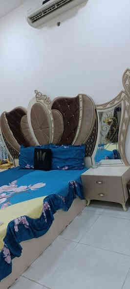 السلام عليكم غرفة تركية للبيع نضيفة جدا 8 قطع ب600 وبيها مجال العنوان ابو رمانة للاستفسار على الرقم ***********
