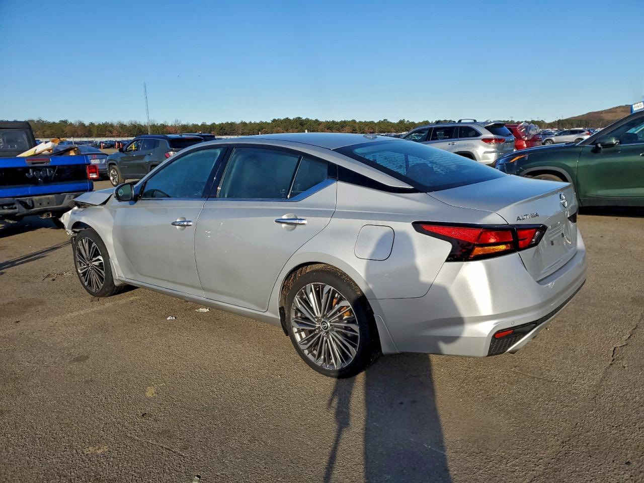 للبيع نيسان التيما SL
📍 موقع السيارة / عمان المنطقة الحرة
🚗 الموديل : 2024  نيسان التيما  
🔴 الـعـداد : 15007 ميل 
🔴 اللـون : سلفر
🔴الضرر موضح بالصور 
مواصفات السيارة : SL فول مواصفات
بالإمكان ادخال السيارة على كتاب الشهداء
  📍 موقع شركتنا  : ديالى بعقوبة / شركة نجوم اليمامة مقابل الصناعة الثالثة
عمان المنطقة الحرة / شركة الجدير 
السـعـر :  14.000 $   قابل للتفاوض
للتواصل على الارقام التالية 
*********** صلاح العبيدي 
*********** علي عباس
