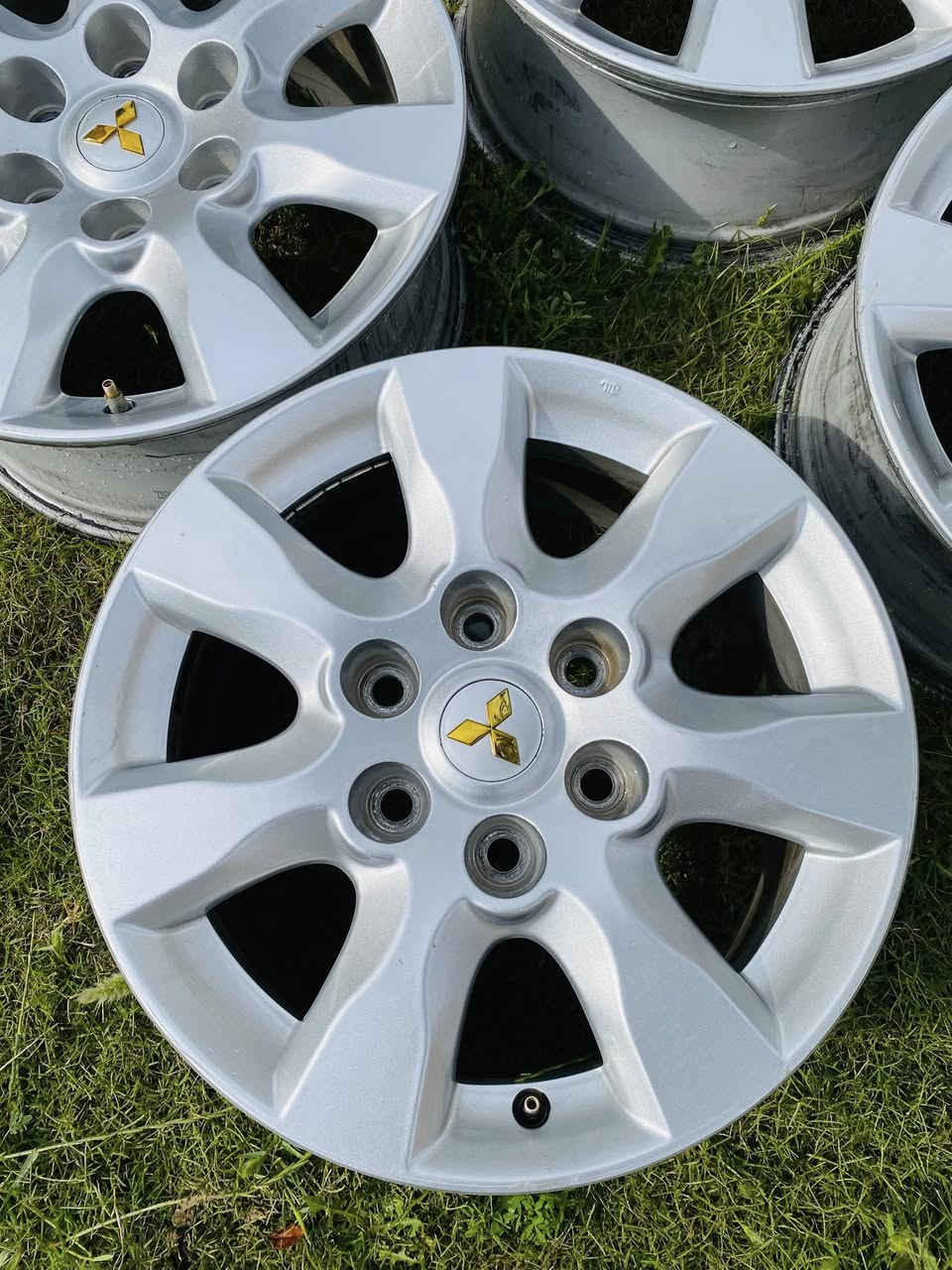 السلام عليكم 
تخم ويل باجيرو اصلي بلادي علامه ذهبيه نضافه ٩٩٪؜ خالي من اي عيب مكاني بابل 
***********
