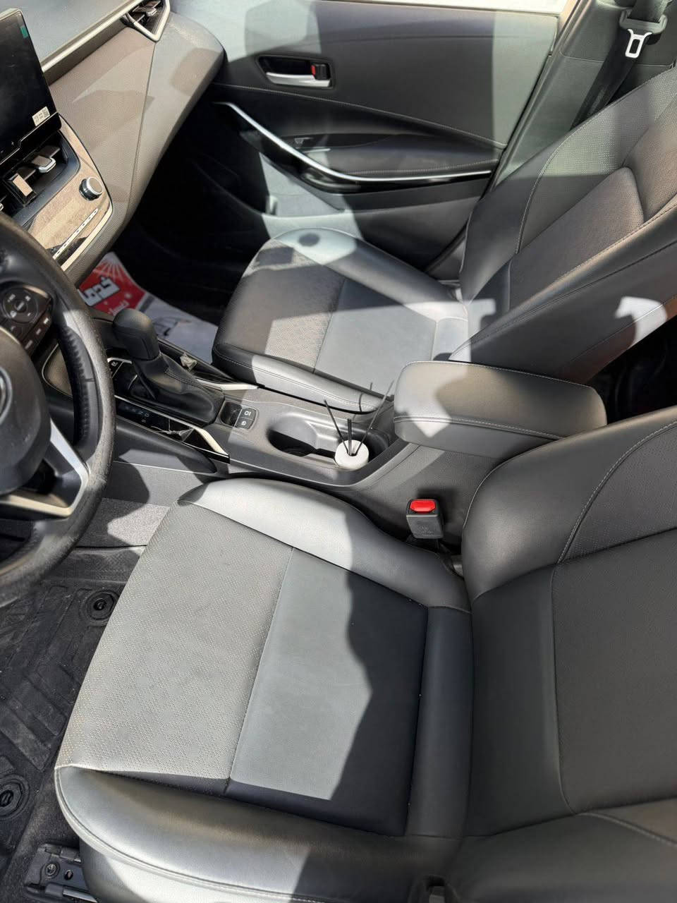 تويوتا كورولا موديل 2025

————————————
المعلومات العامة:
• رقم بغداد
• ماشية: 10 آلاف
• اللون: داخل أسود
• كشنات جلد أسود
————————————
المواصفات:
• محرك 1.8 لتر VVT هايبرد
• كير بوكس أوتوماتيك 6 سرعات
• دخول ذكي وتشغيل بصمة
• شاشة Apple CarPlay و Android Auto
• كاميرا خلفية
• رادار تحديد مسار
• مانع تصادم
• دشبول ديجتال
• تبريد قطعتين
• فتحة سقف (سلايد روف)
• لايت أمامي LED مع بروجكتر
————————————
موقع السيارة:
بغداد – الكاظمية
للاستفسار:
***********
