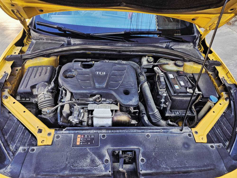 السلام عليكم

سيارة للبيع⚠️⚠️⚠️
 فول مواصفات 2023 MG GT
ماشيه 106km
اصل بريطاني🇬🇧 تجميع صيني🇨🇳
ضمان شركة 5سنوات او200 الف
لون اصفر🟡 رقم خصوصي مو تكسي
محرك 1.5 44️⃣ سلندر تبريد امامي و خلفي فتحه سقفية كشنات جلد اسود مع احمر وابيض كاميرا 360 درجه شاشه ابل كار بلاي او اندرويد اوتو وبصمه وحساس امامي وخلفي كاميرا واشاره بلمرايه ..
مكاني بغداد الشعب 
السعر 130$ وبيها مجال
تواصل واتساب او اتصال
*********** بغداد, العراق
