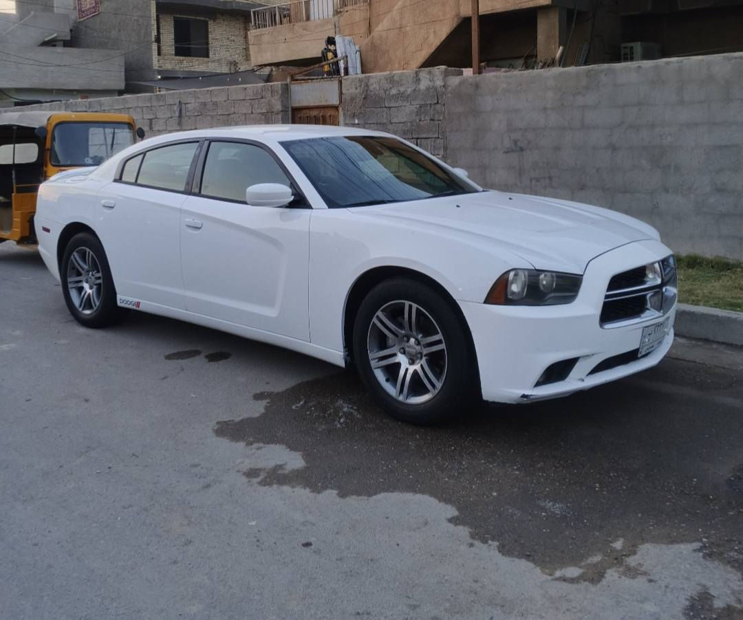 السلام عليكم 
جارجر 12
كلين مكينة وكير واكسل جدد
حدادية جديدة وتخم تاير
غرفة جديدة جلدكشنات كهرباء
الكير طيارة
السعر 170$ وبيها مجال
رقم الهاتف ***********
