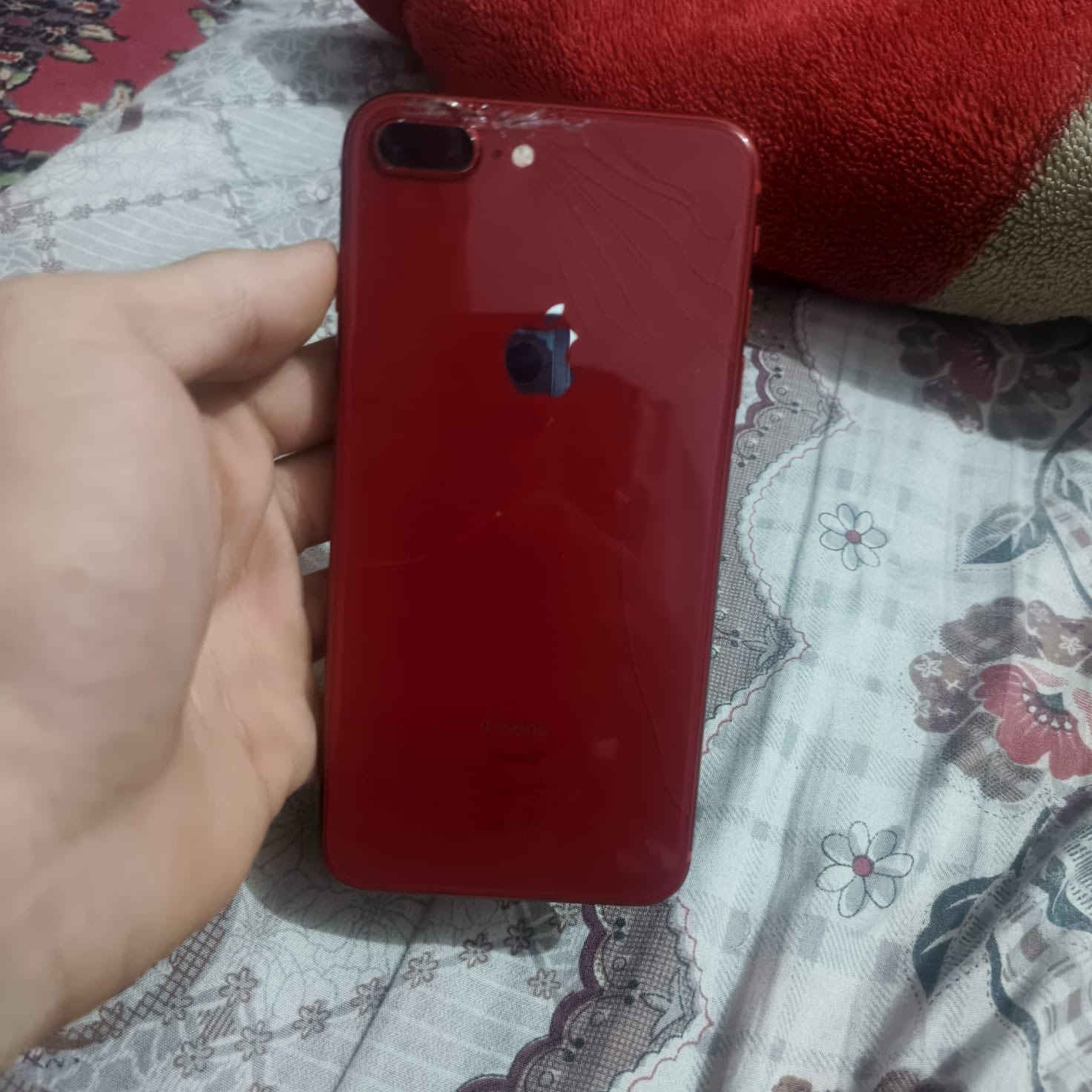 ايفون 8بلاس مبدل شاشه بصمه واكفه جاهز نضيف  كلشي شغال ما بي اي نقص كامرات فرمت طبيعي مخابره كلشي شغال عنواني بغداد مدينه الصدر ***********
السعر 110 و بي مجال للشراي
