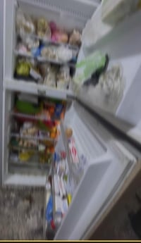 ثلاجه للبيع شغاله واي عطل مابيها السعر ٢٥٠الف وبيها مجال بسيط هذا رقمي...