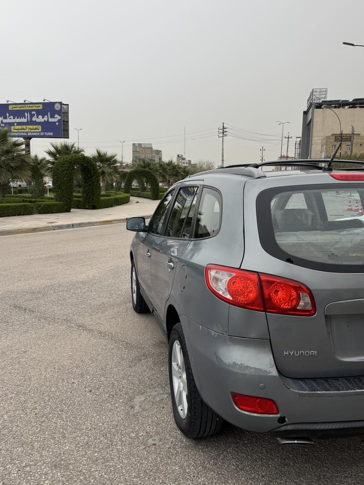 السلام عليكم 
سنتافي موديل 2010 كصه قماره فقط 
خليجيه 7راكب مكينه 6سلندر بانزين 
صبغ بيها فقط مكان الكصه 
السعر 48 ورقه لاستفسار ***********
