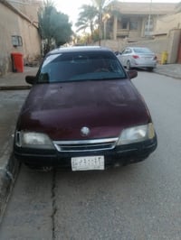 اوبل اوميغا موديل ١٩٩٠ للبيع محرك و كير تمام ب ٢٠ وبيها مجال بسيط للتو...