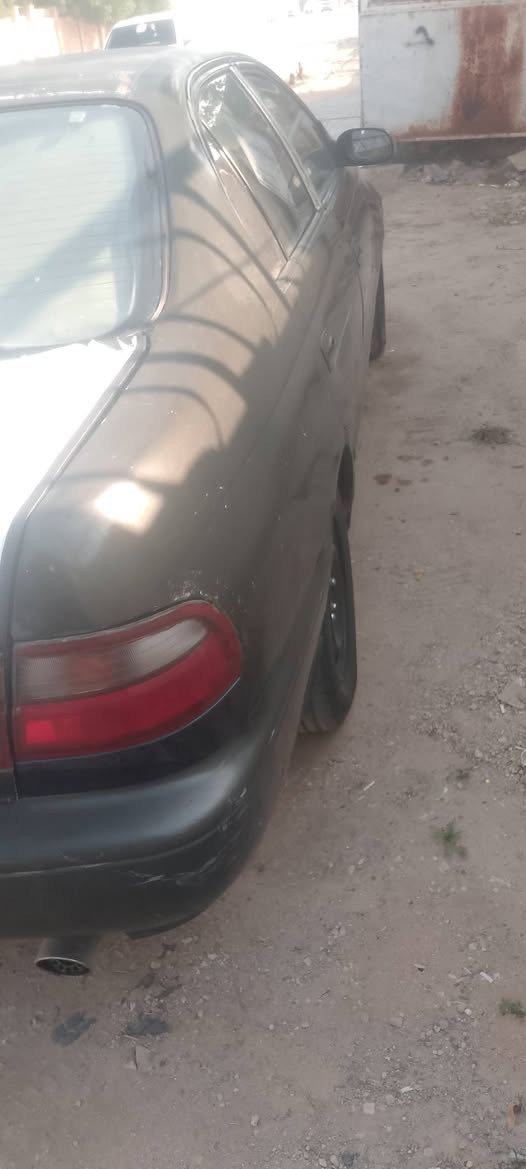 السلام عليكم
سياره اكرونه رقم انكليزي مشروع وطني نمرة كوت بسمي السيارة موجودة بل نجف موديل 95  معروضة 45ومجال بسيط حك الجيه ***********
